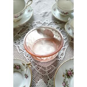 Vintage Pink Depression Glass Bowl • Ribbed Sunburst Pattern